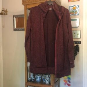 Hooded St. Johns bay XXL has holes for thumbs